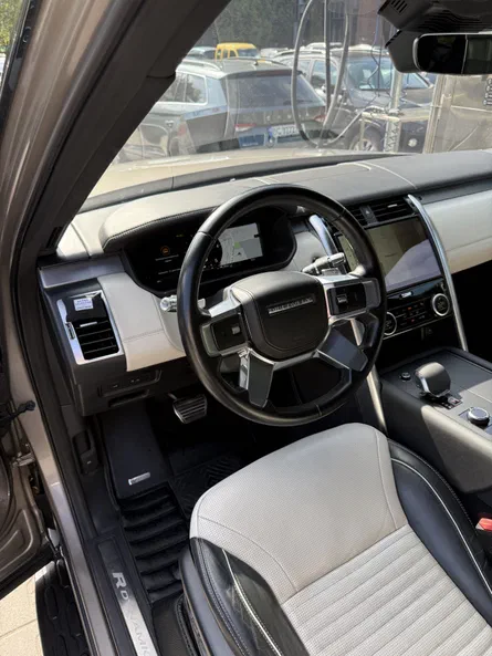 Land Rover Discovery 2021 - 10