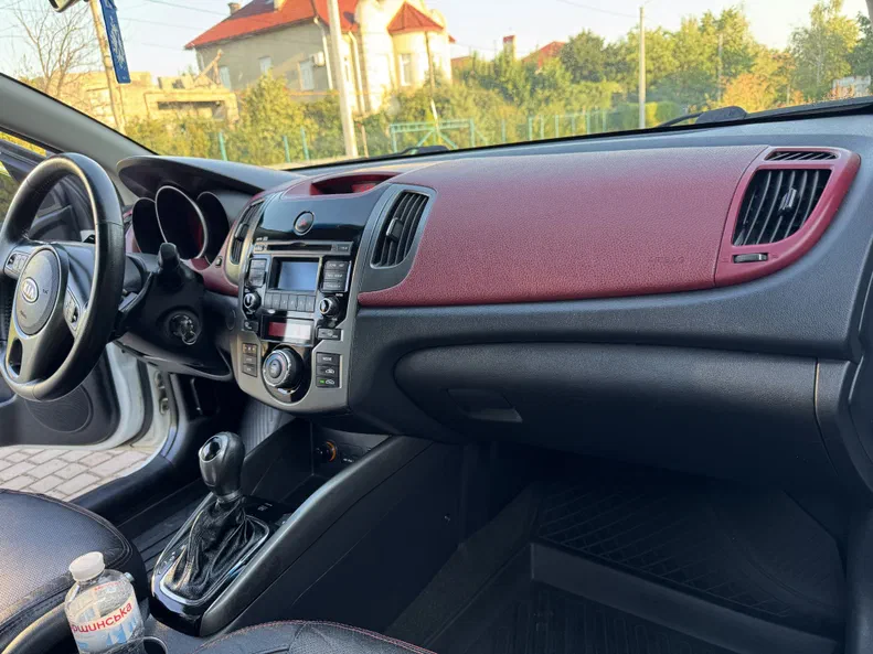 Kia Cerato 2012 - 23