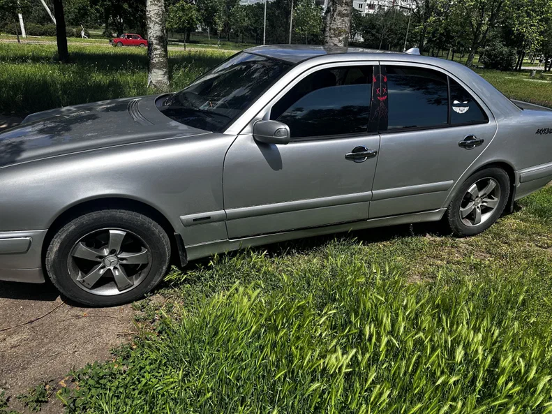 Mercedes-Benz E-Клас 2000 - 1
