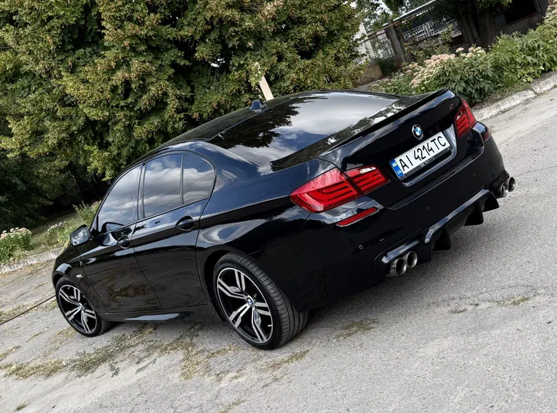 BMW 5 серія 2012 - 8