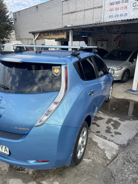 Nissan Leaf 2011 - 16