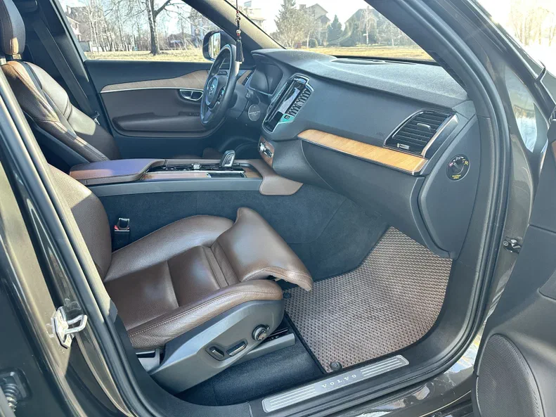 Volvo XC90 2021 - 15