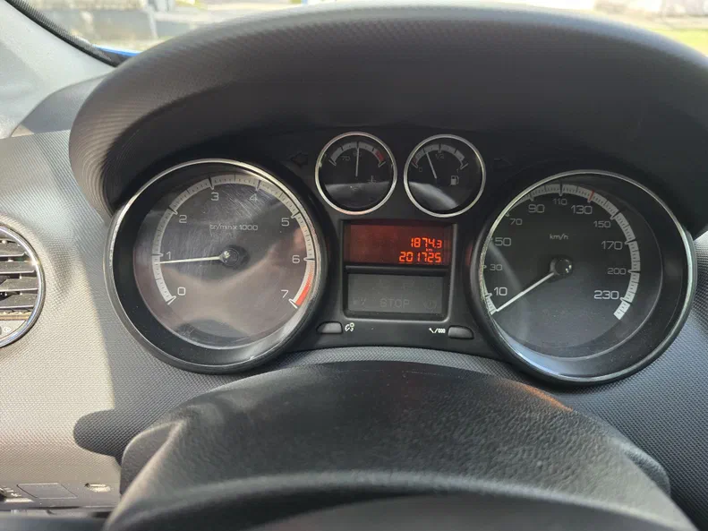 Peugeot 308 2008 - 8