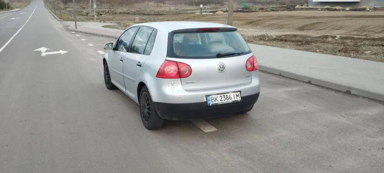 Volkswagen Golf 2004