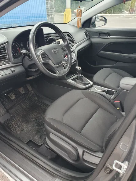 Hyundai Elantra 2018