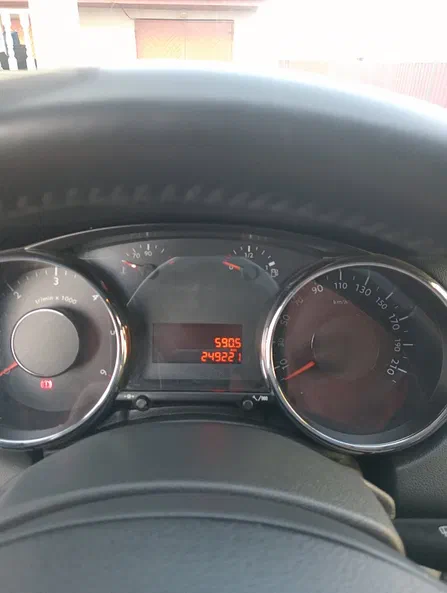 Peugeot 5008 2011 - 11