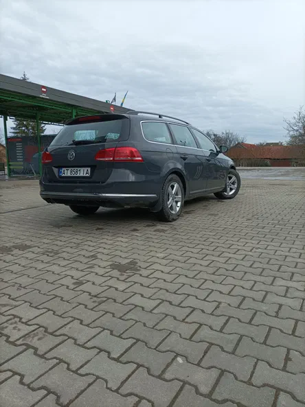 Volkswagen Passat 2011 - 10