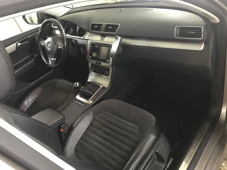 Volkswagen Passat 2013 - 18