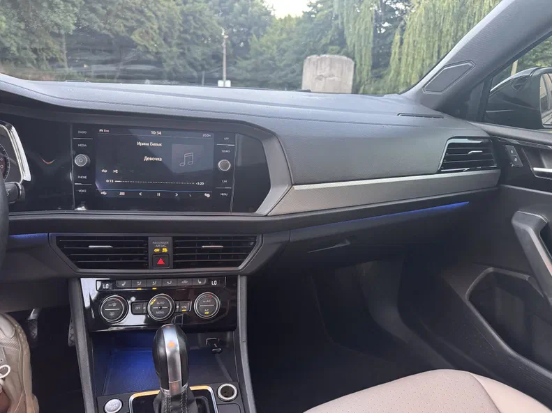 Volkswagen Jetta 2019 - 16