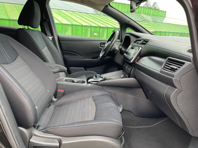 Nissan Leaf 2018 - 12