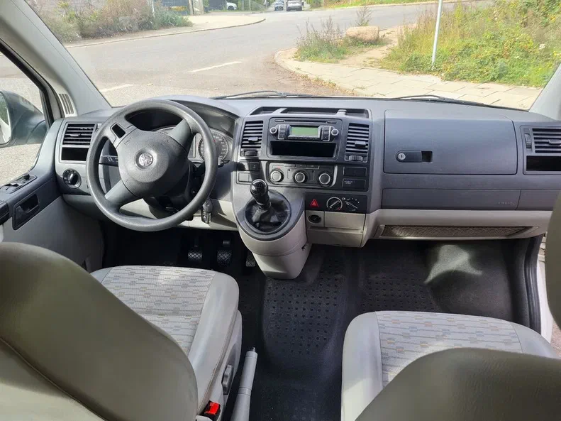 Volkswagen Transporter 2010 - 12