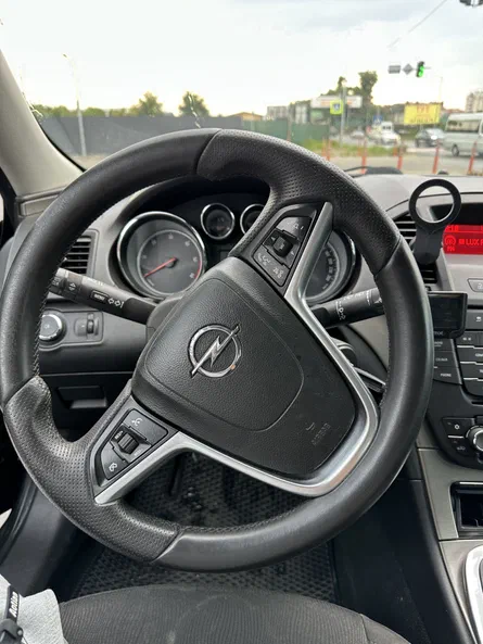 Opel Insignia 2010 - 10