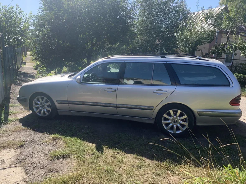 Mercedes-Benz E-Клас 2001 - 9