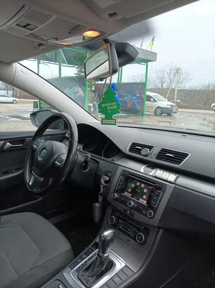 Volkswagen Passat 2011 - 17