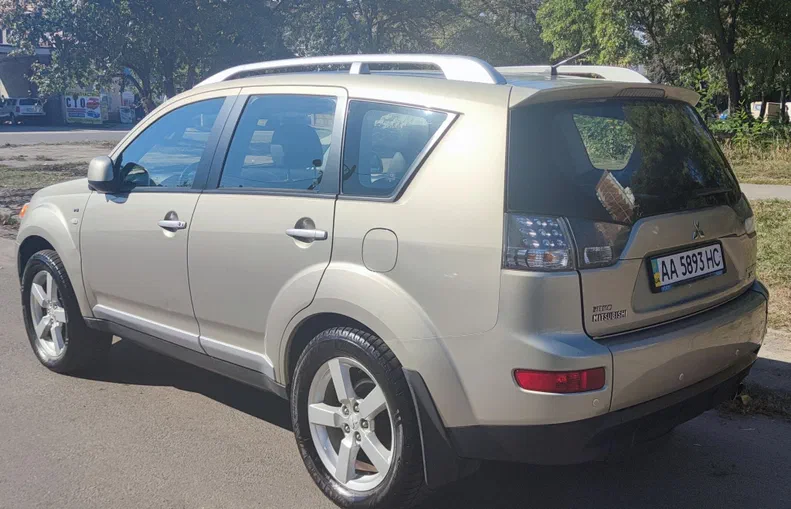 Mitsubishi Outlander 2008