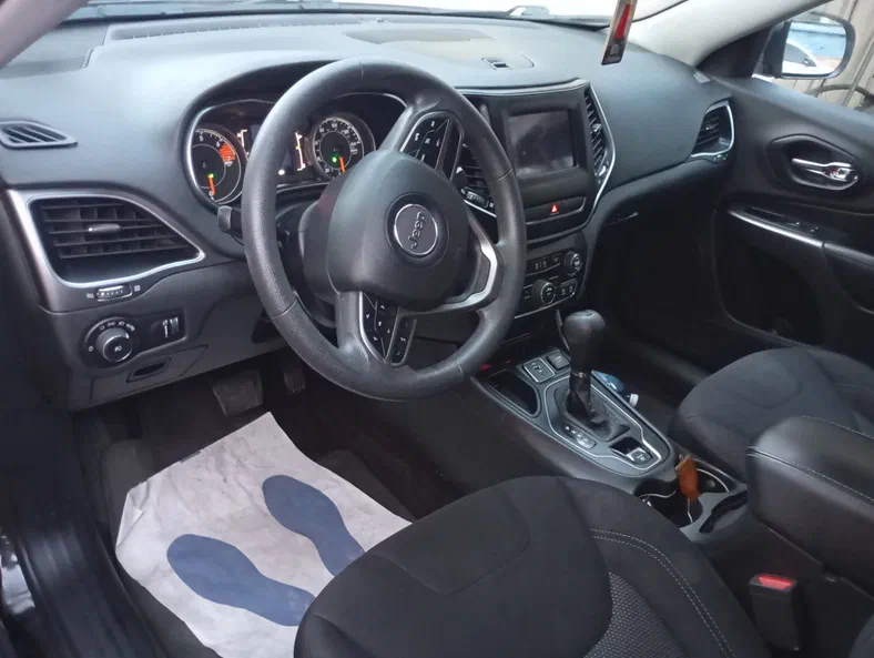 Jeep Cherokee 2018 - 15