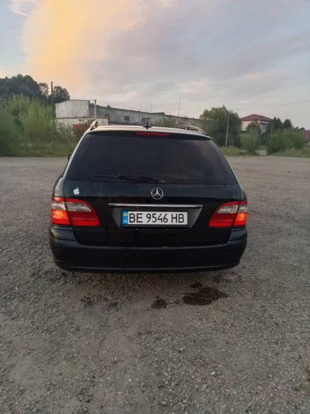 Mercedes-Benz E-Клас 2004 - 13