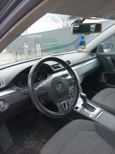 Volkswagen Passat 2011 - 13