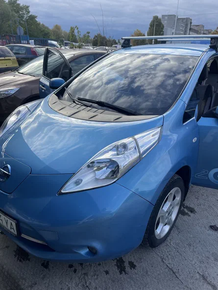 Nissan Leaf 2011 - 6