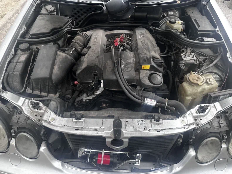 Mercedes-Benz E-Клас 2000 - 9