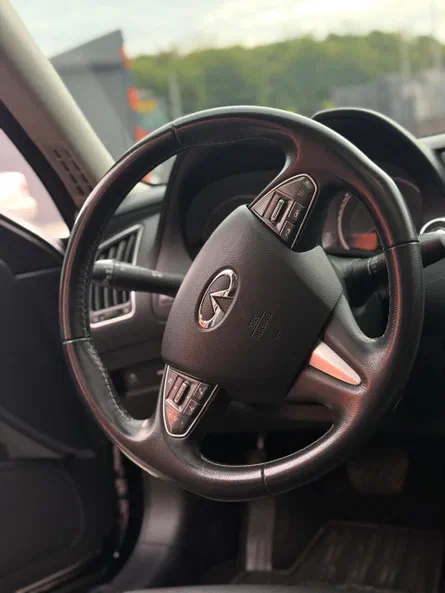 Infiniti Q50 2017 - 12