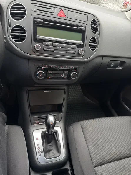 Volkswagen Golf 2010 - 17