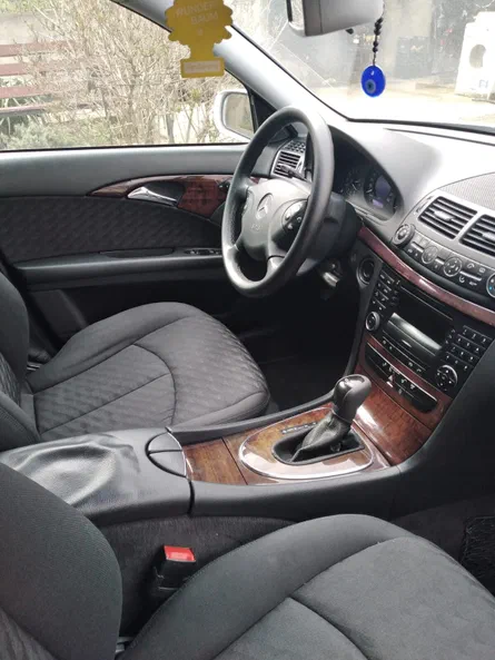 Mercedes-Benz E-Клас 2004 - 5