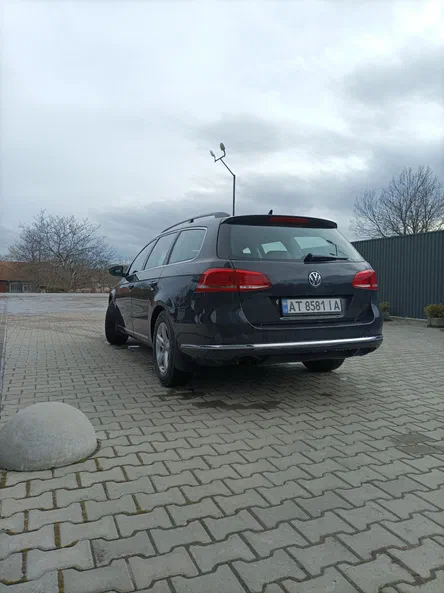 Volkswagen Passat 2011 - 12
