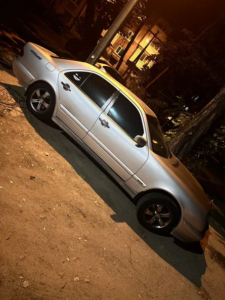 Mercedes-Benz E-Клас 2000 - 10
