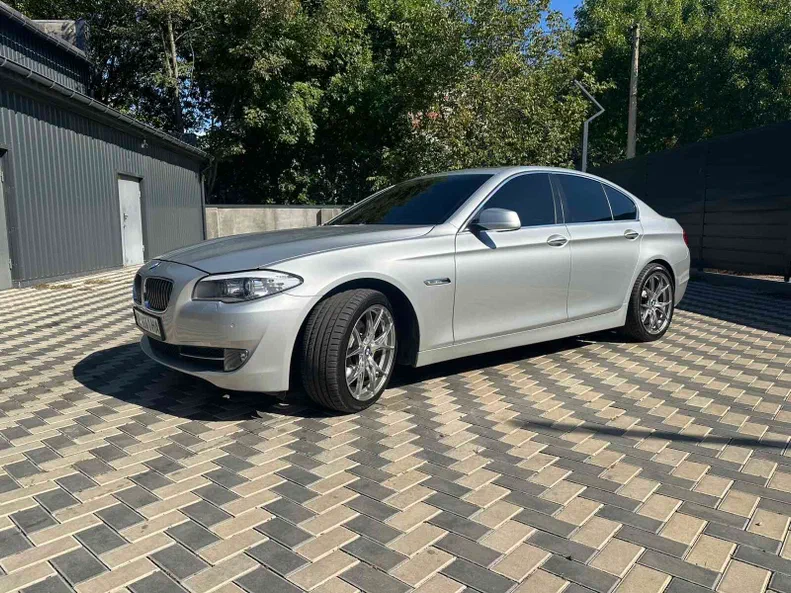 BMW 5 серія 2012 - 10