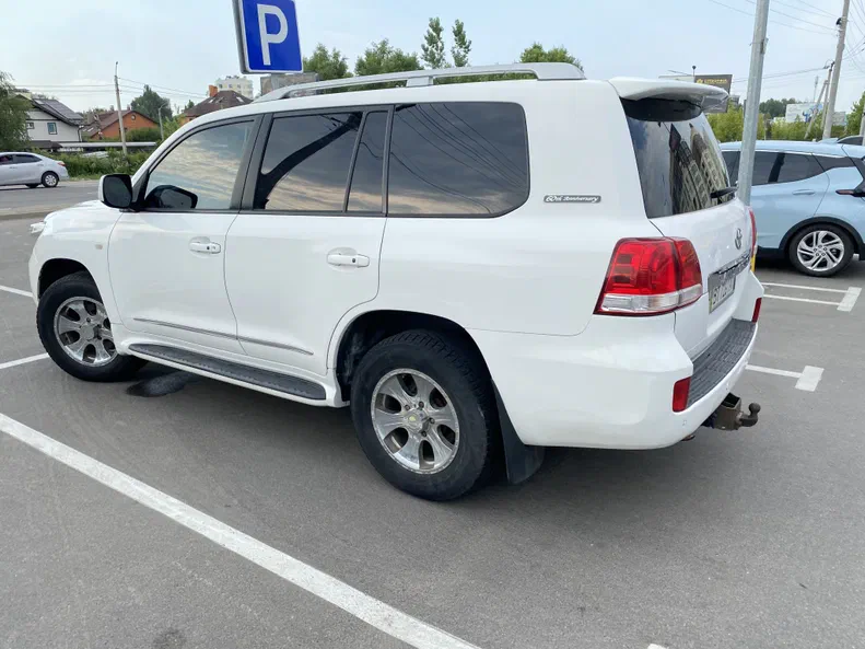 Toyota Land Cruiser 2011