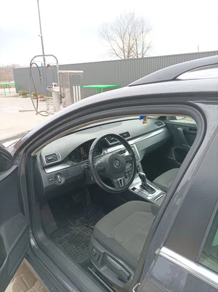 Volkswagen Passat 2011 - 14