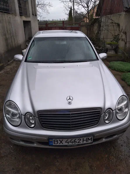 Mercedes-Benz E-Клас 2004 - 9