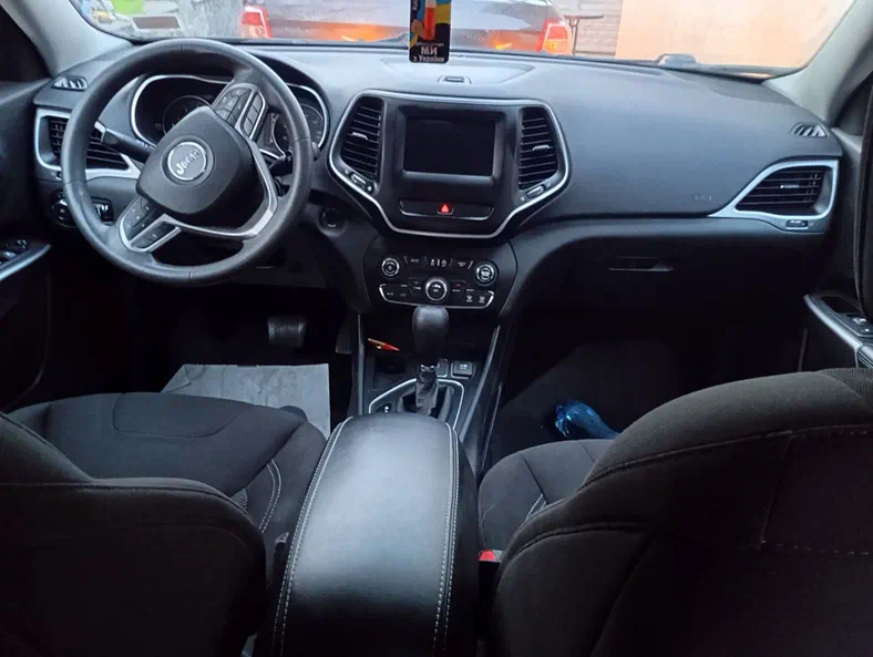 Jeep Cherokee 2018 - 17