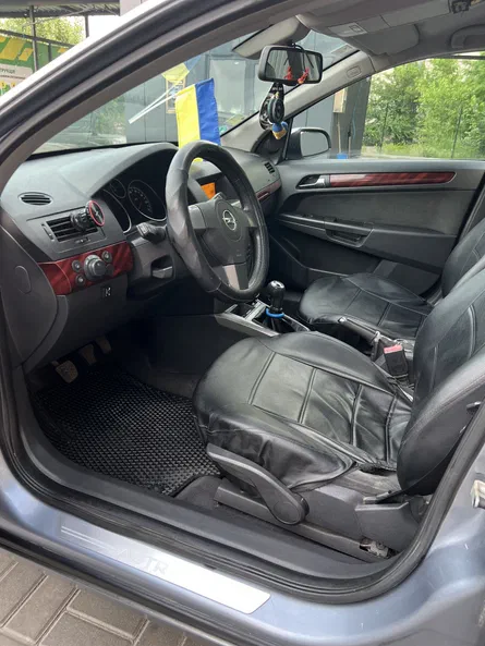 Opel Astra 2004 - 6