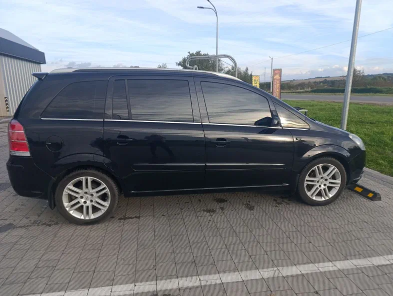 Opel Zafira 2006 - 10