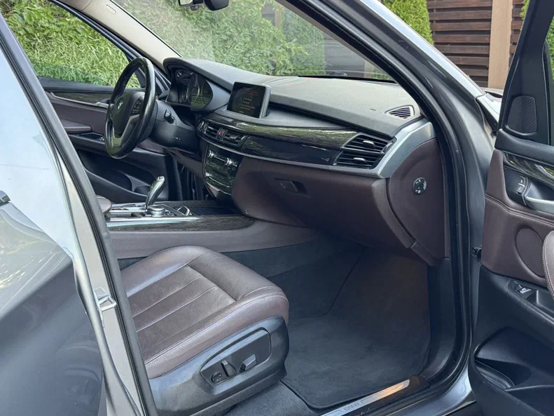 BMW X5 2015 - 12