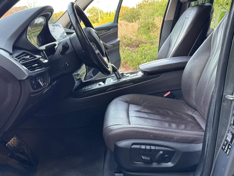 BMW X5 2015 - 26