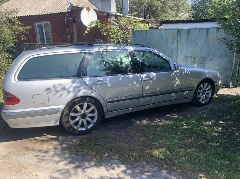 Mercedes-Benz E-Клас 2001 - 10