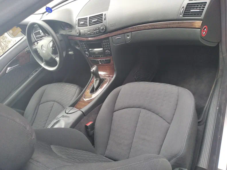 Mercedes-Benz E-Клас 2004 - 6