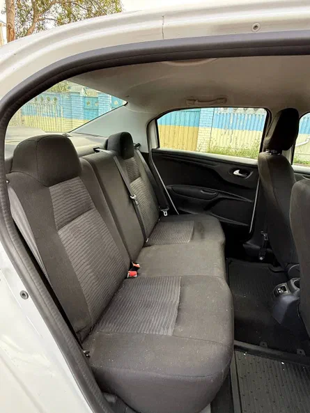 Peugeot 301 2018 - 26