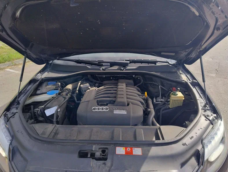 Audi Q7 2010 - 7