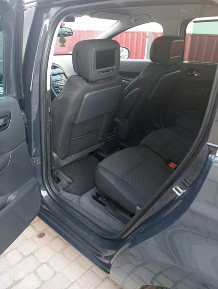 Peugeot 5008 2011 - 9