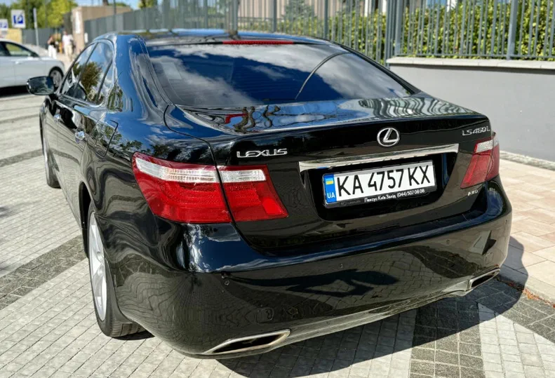 Lexus LS 2009 - 10