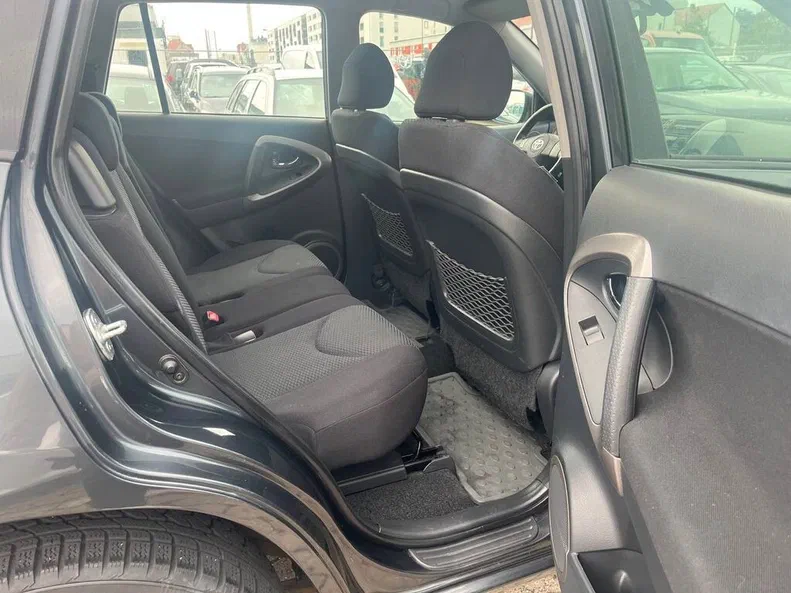 Toyota RAV4 2007 - 8