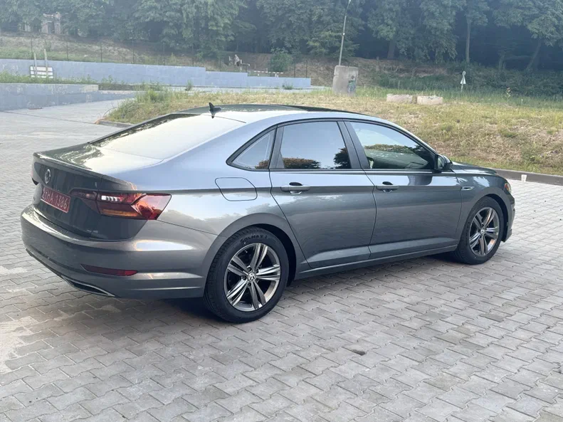 Volkswagen Jetta 2019 - 9