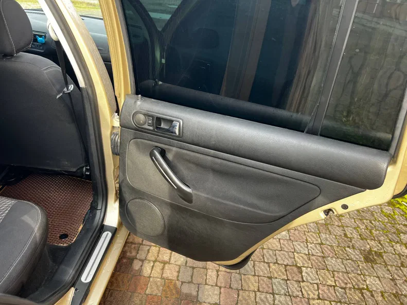 Volkswagen Golf 2001 - 39