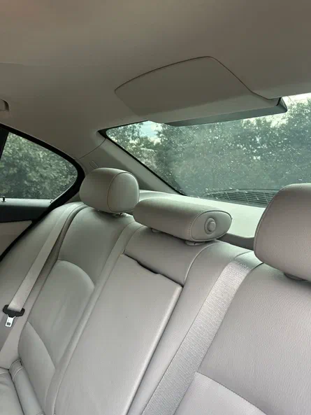 BMW 5 серія 2012 - 9