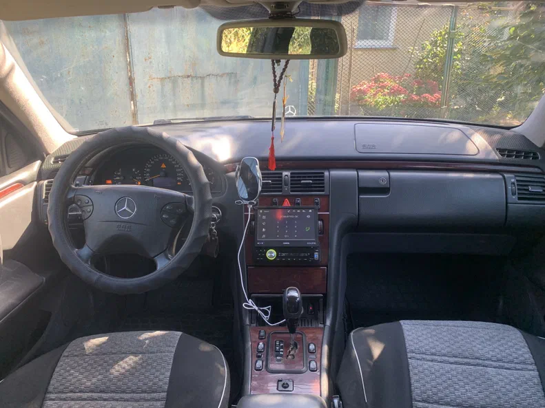Mercedes-Benz E-Клас 2001 - 8