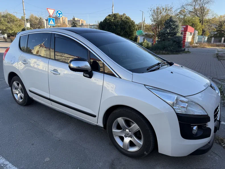 Peugeot 3008 2011